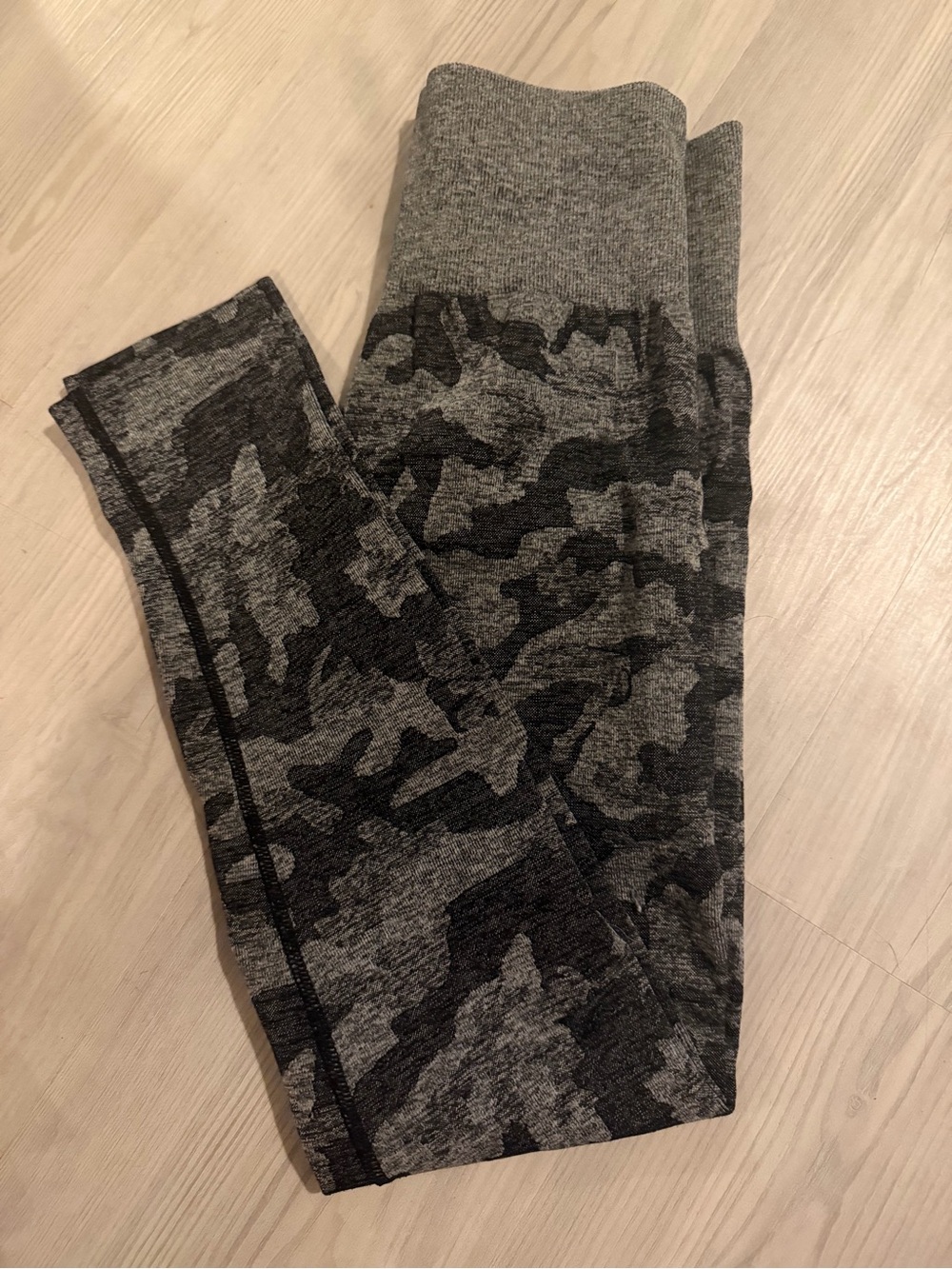NVGTN Grey Camo Knit Leggings
